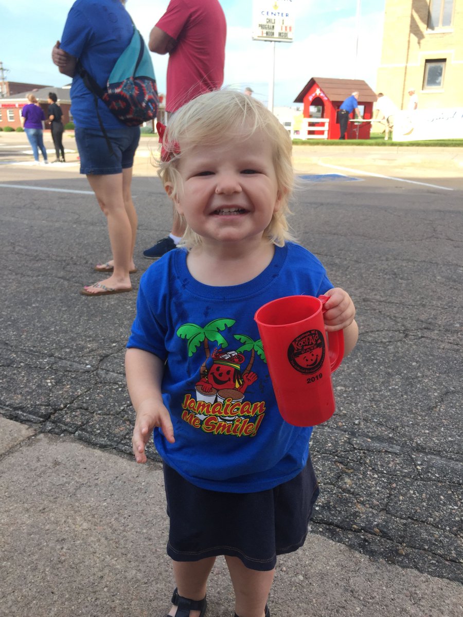 coreystutte's tweet photo. Another great start to #KoolAidDays.  Make sure you get out and enjoy all of the great things going on in our community this weekend!  A special thanks to all of the volunteers that make this event (and others) such a great success. https://t.co/7CBlvZAqk0