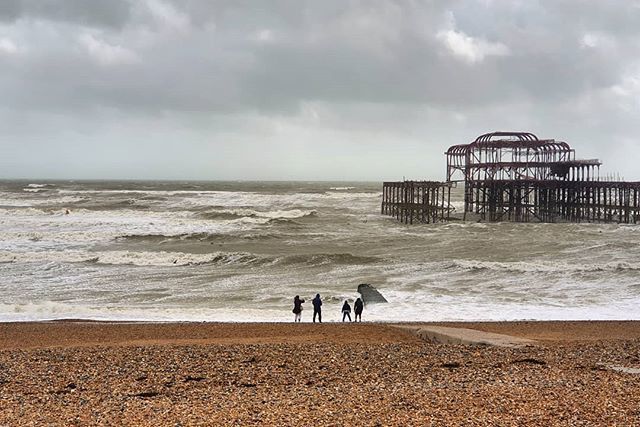 edwardknight01's tweet photo. #Brighton #Beach #Storm https://t.co/WA8xeXT1f3 https://t.co/ZL6QUXxPiu