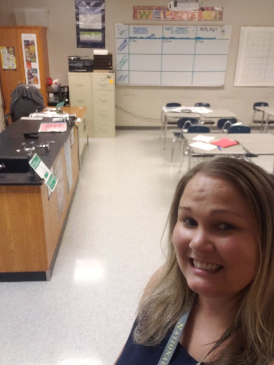 kristafleming84's tweet photo. Had a great first day as Gulf Shores City Schools! Year #14 is going to be an adventure! Students are excited about gardening oysters, monitoring water quality, and sampling plankton! It is going to be a great year! #makewaves #finsfirstday #firstdayever https://t.co/5aZgNJByMi