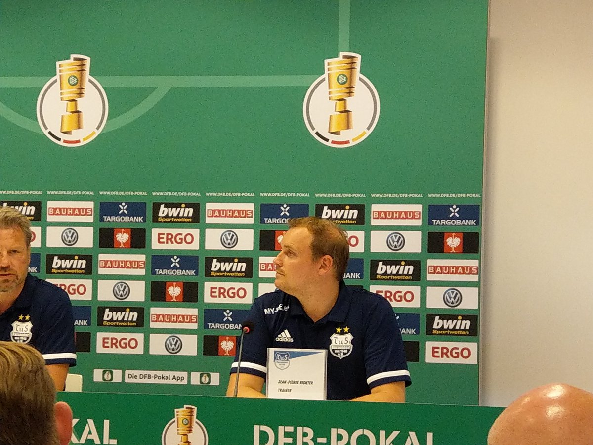 Jeddmas's tweet photo. #Richter: Spätestens morgen sind wir stolz, jetzt ist noch ein wenig Frust dabei, weil wir kein eigenes Tor gemacht haben. Als Verein, als Mannschaft haben wir Hamburg ganz gut im #DFBPokal vertreten. #sgd1953 #Dassendorf #tussgd https://t.co/RhovXDvpZh