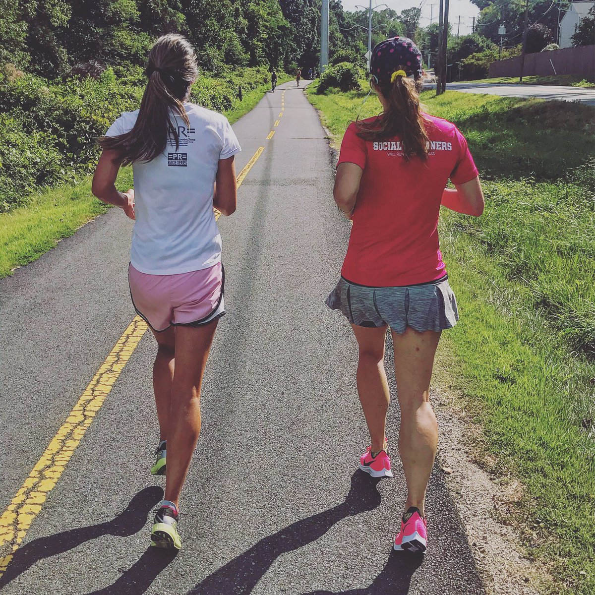 PRR_Vienna's tweet photo. VA 10 Miler recap. Thank you runners, @Nike, and @SouthBlockCo for supporting the event.
#RunFastLiveFearless #VRC #MyLifeMyStoryMyPR https://t.co/afxWDRHTAl