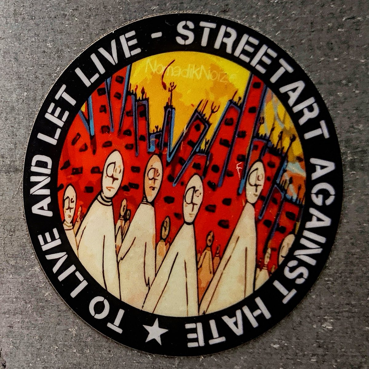 Patrick_Irelan's tweet photo. "To live and let live - Streetart against hate" #nohate #resist #Trump #racism #whitesupremacy #impeach #impeach45 #protest #streetphotography #streetart #DC #WashingtonDC #theresistance #streetartdc #districtofcolumbia #resistance #art #artivism #politicalart #signsofresistance https://t.co/VyP8UWzPbt