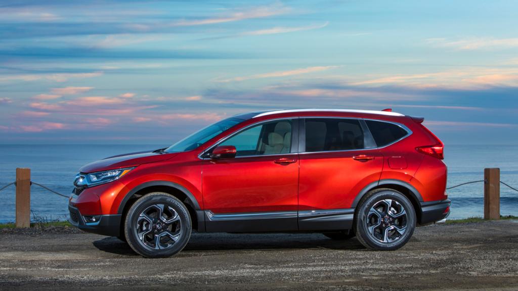 HashToor's tweet image. RT Honda: The ocean is calling. It wants your Honda CR-V back at the beach. 😎🌊