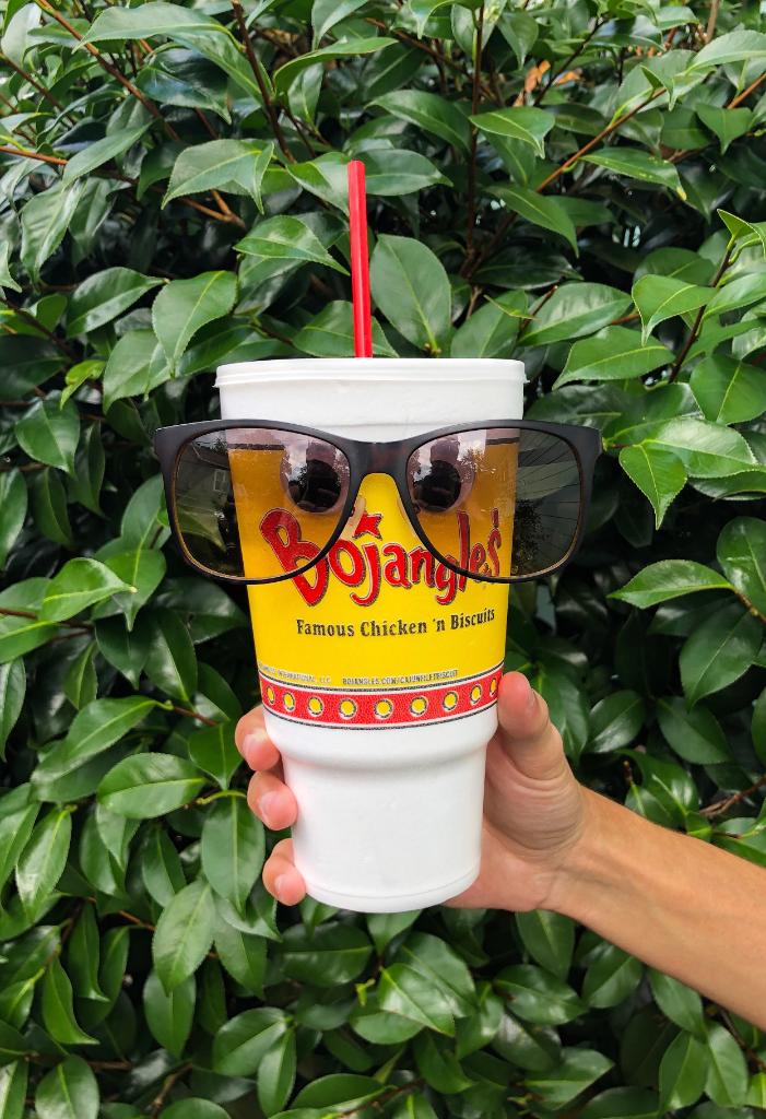 HolyCityBo's tweet photo. Cuppy is staying cool this summer, are you? Beat the heat and stop in for a Legendary Iced Tea today!
.
.
.
#Cuppy #LegendaryIcedTea #ItsBoTime #Bojangles #Summerville #JamesIsland #JohnsIsland #MountPleasant #GooseCreek #NorthCharleston #CHS #SweetTea #UnsweetTea https://t.co/bndpzgCOnl
