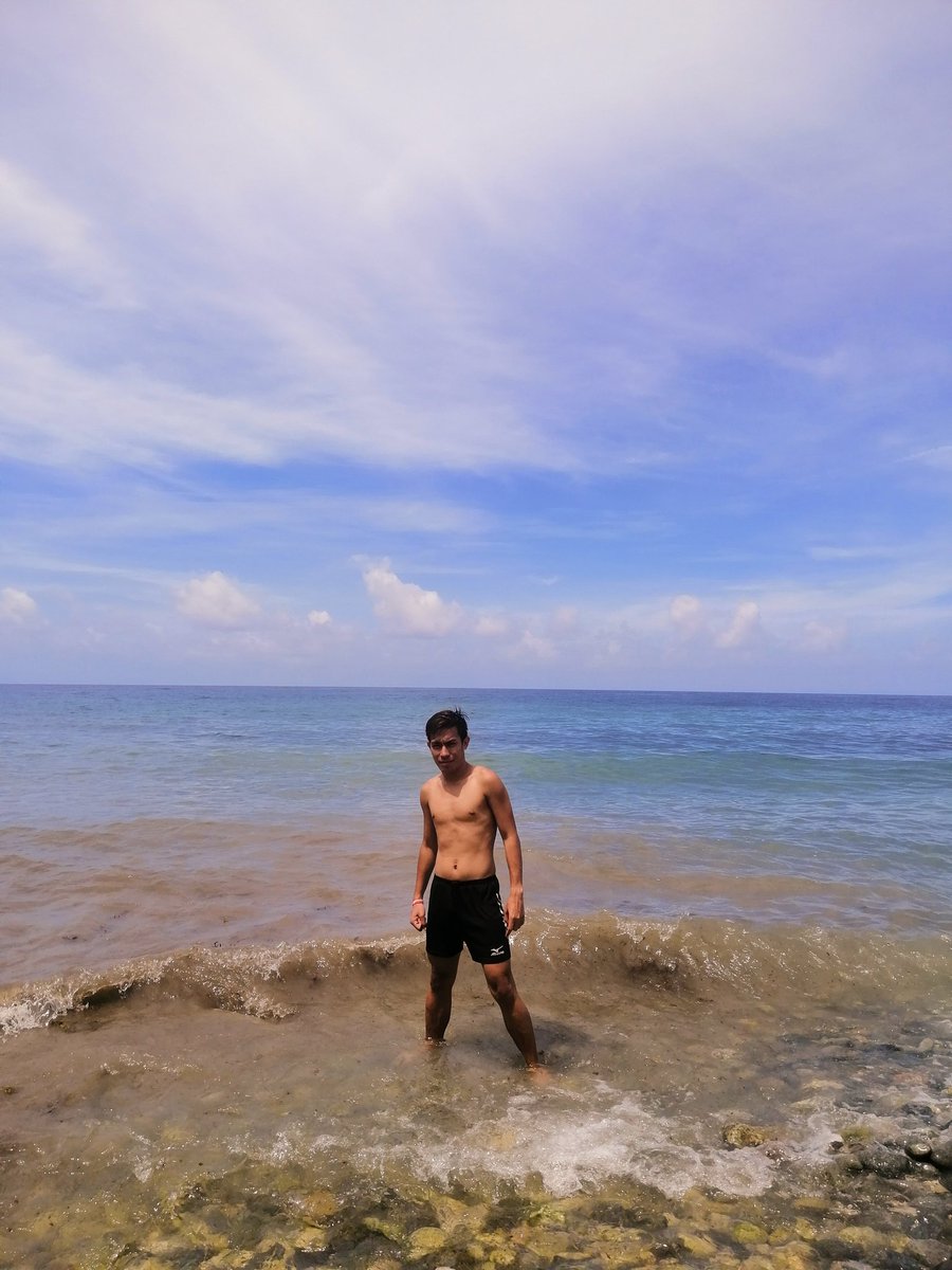 IamNico17's tweet photo. Life is short. SMILE while you still have TEETH. π #WhenInVisayas https://t.co/ryrJrkxmLm
