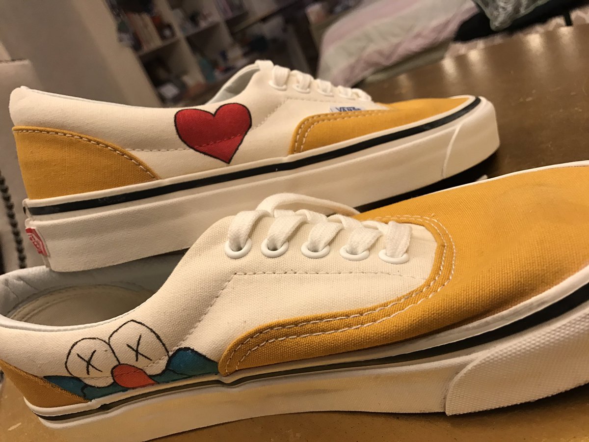 Just wanted to share my son Thirdy's wearable artwork. Sobrang nakakatuwa yung new hobby nya. He used regular colored markers to paint this pair of shoes👏🏼 One proud momma here ❤️🌈