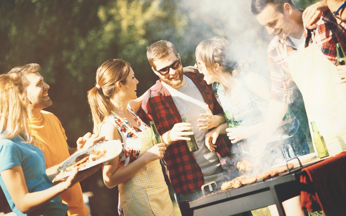 CenturyCommWA's tweet photo. Today is National S'mores day! What better than to enjoy that over the fire pit of your new yard in your new home. #centurycommunitiesWA #smores #newhome #ahomeforeverydream https://t.co/ieZQ4qfvko