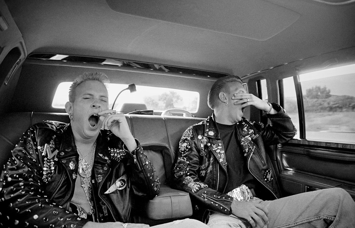 chloejuno's tweet photo. New Post!
PHOTO SPARKS: BROS
BY HONEY SALVADORI SEP 1989
Single image by a photographer that sparks and ignites something within me.
I went to see Bros in the 80s 🎶
#bros #brosettes
#chloejuno #photography #honeysalvadori
https://t.co/xCeN1xDVPE https://t.co/lpOvaYtdho