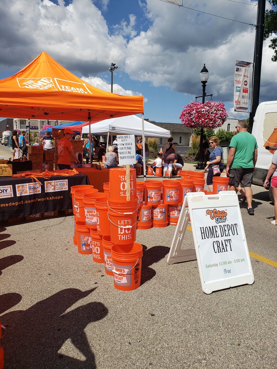 KayleeStonerock's tweet photo. @HomeDepotGrndvl #KidsWorkshop #BlueberryFestival https://t.co/0ixIoeIVzg