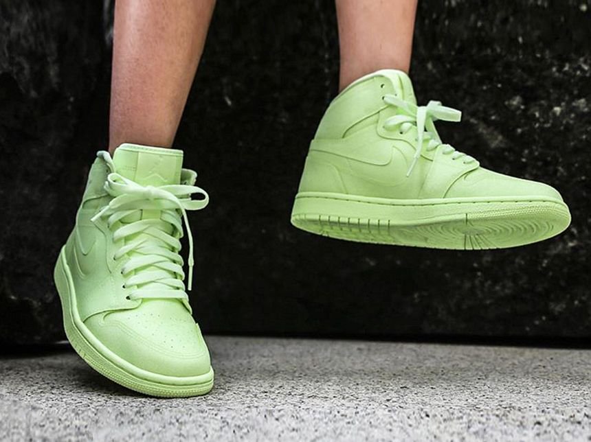 air jordan 1 high barely volt