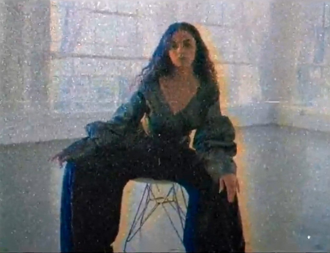 visc0untess's tweet photo. unravel me // sabrina claudio https://t.co/J9nir59Iyu