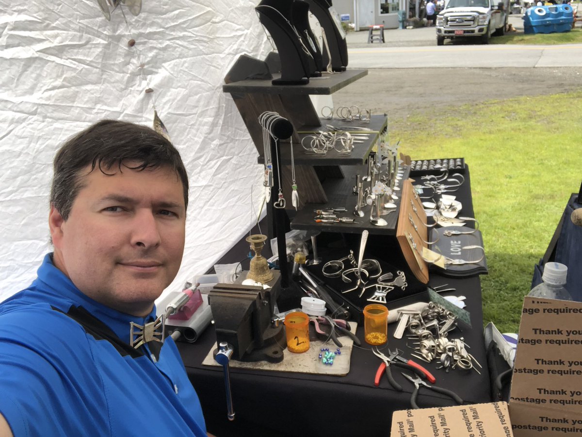 FlatcreationSS's tweet photo. We are in Jay Vermont at the snow job for Jay Summerfest!! Come out and see us and all of the new stuff we made this week. #flatwarecreationss #showseason2019 https://t.co/4lW6r5gof2