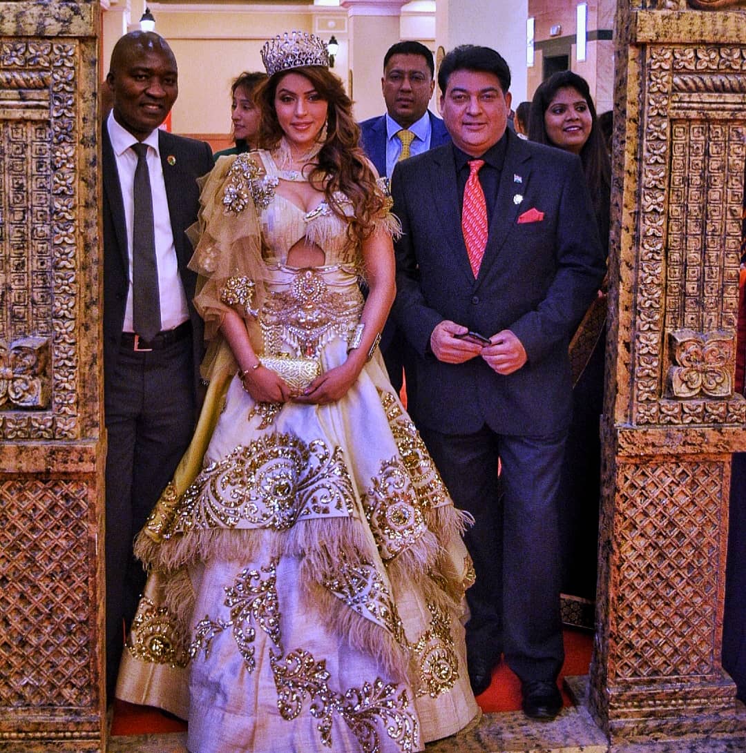 Miss World 1997 @contactdiana is here ready for the First ever Indian Film Festival in Kenya 📽 <a href="/MEAIndia/">Randhir Jaiswal</a> <a href="/ForeignOfficeKE/">State Department for Foreign Affairs | Kenya</a> <a href="/PIB_India/">PIB India</a> 
#experiencehaandi #IndianFilmFestivalKe <a href="/IndiainKenya/">India in Kenya</a>