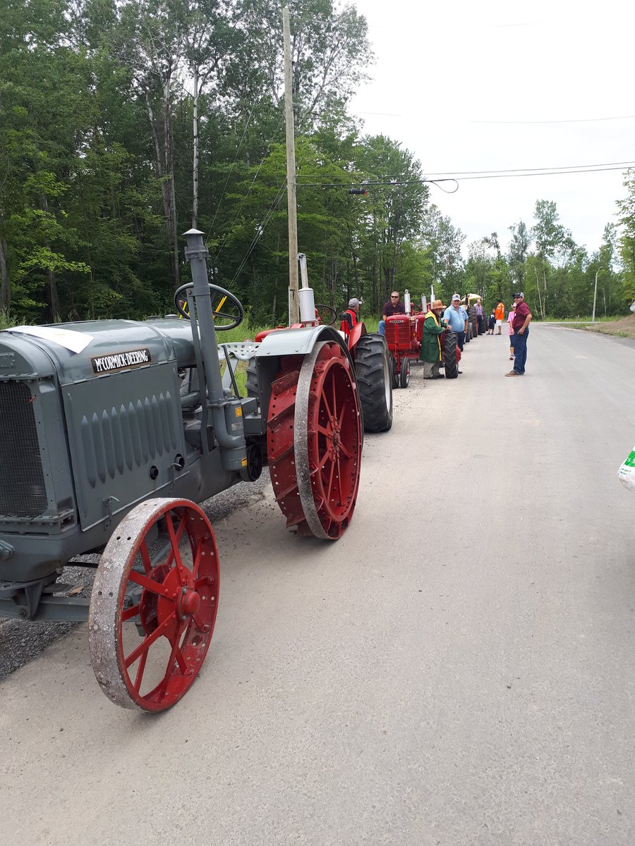 Country 101.1 tweet media