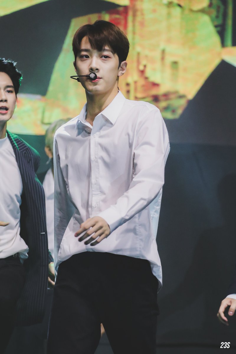 23seconds_'s tweet photo. 181021 서울대 한류기부콘서트 ❤️🚶‍♂️

#赖冠霖 #라이관린 #LAIKUANLIN https://t.co/1uq3ftPDLu