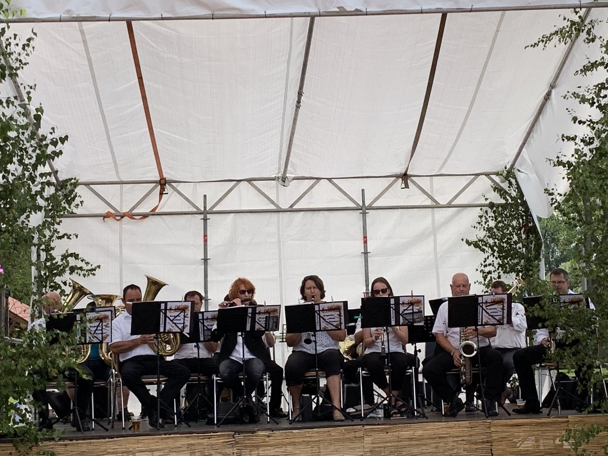TSchipanski's tweet photo. Ein #Wochenende voller #Ehrenamt. Neptunfest im #Schwimmbad #Wölfis mit Wölfiser #Blasmusik zu Gunsten des Freibades. #Dorffest in #Wipperoda im #Leinatal. Perfekt organisiert von der Freiwilligen #Feuerwehr mit traditionell motorisierten Bürgermeister :-) #Thüringen #Heimat https://t.co/llF6c4xI2B