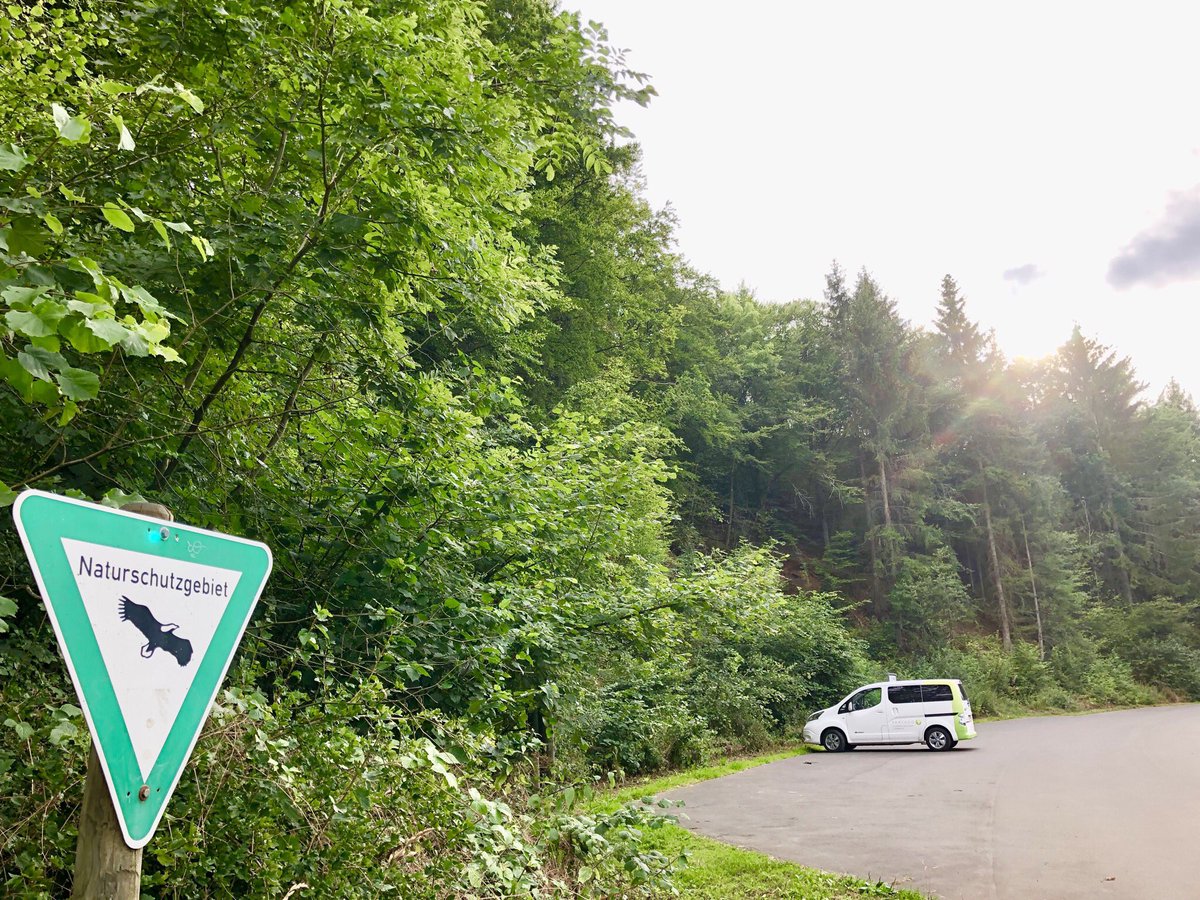 Libomaluc's tweet photo. At the end of a beautiful day in this Naturschutzgebiet, one last car standing in the parking lot and it’s a zero emission shared electric van ;-)
#SimplyAmazing #EVholiday #SlowTravel #RoadToZero
#Elektroauto #Partago #EV #autodelen #vreewijs #goedopweg @PartagoMob #carsharing https://t.co/T8yCv02cJJ