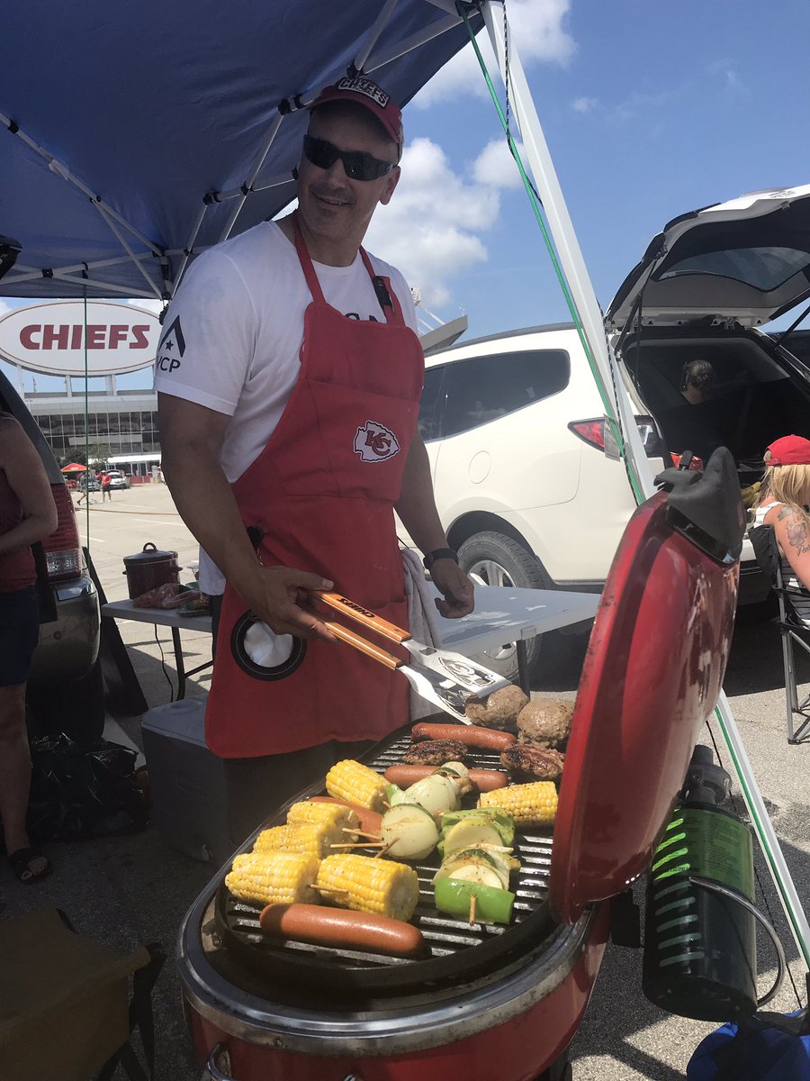AFGutierrez's tweet photo. Tailgating is well underway at #Arrowhead as #ChiefsKingdom get ready for the @Chiefs first preseason game. @41actionnews https://t.co/5Xxn3QgJwL