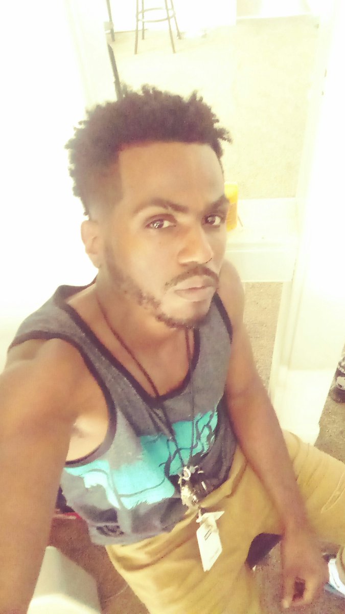 BlackNazi5's tweet photo. i HATE taking pics🙊 https://t.co/bFo5svx8s7