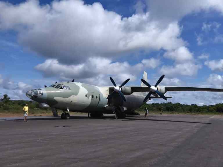 ConflictsW's tweet image. A Venezuelan Air Force Y-8 has been stranded at Canaima airport in Bolivar since Wednesday when one of its tyres burst 
#Venezuela