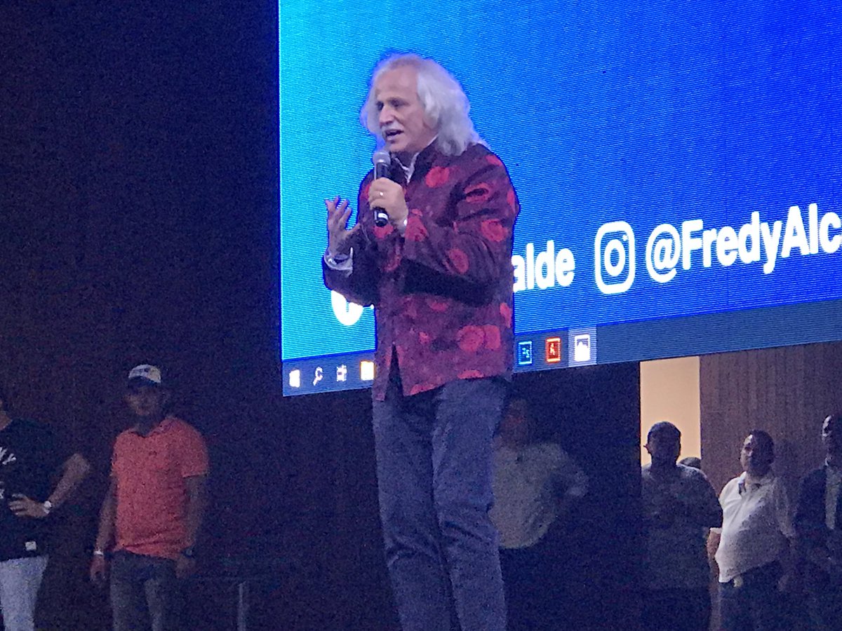 Mapaver's tweet image. #AEstaHora con @victordemaria10 #TodoDependeDeLaActitud en #Neomundo @FredyAlcaldeBGA #MadruguemosATrabajar #conferencia #mexico #éxito #CambiardeVida