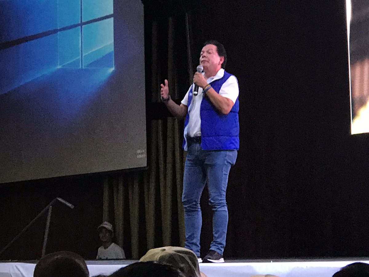 Mapaver's tweet image. #AEstaHora con @victordemaria10 #TodoDependeDeLaActitud en #Neomundo @FredyAlcaldeBGA #MadruguemosATrabajar #conferencia #mexico #éxito #CambiardeVida