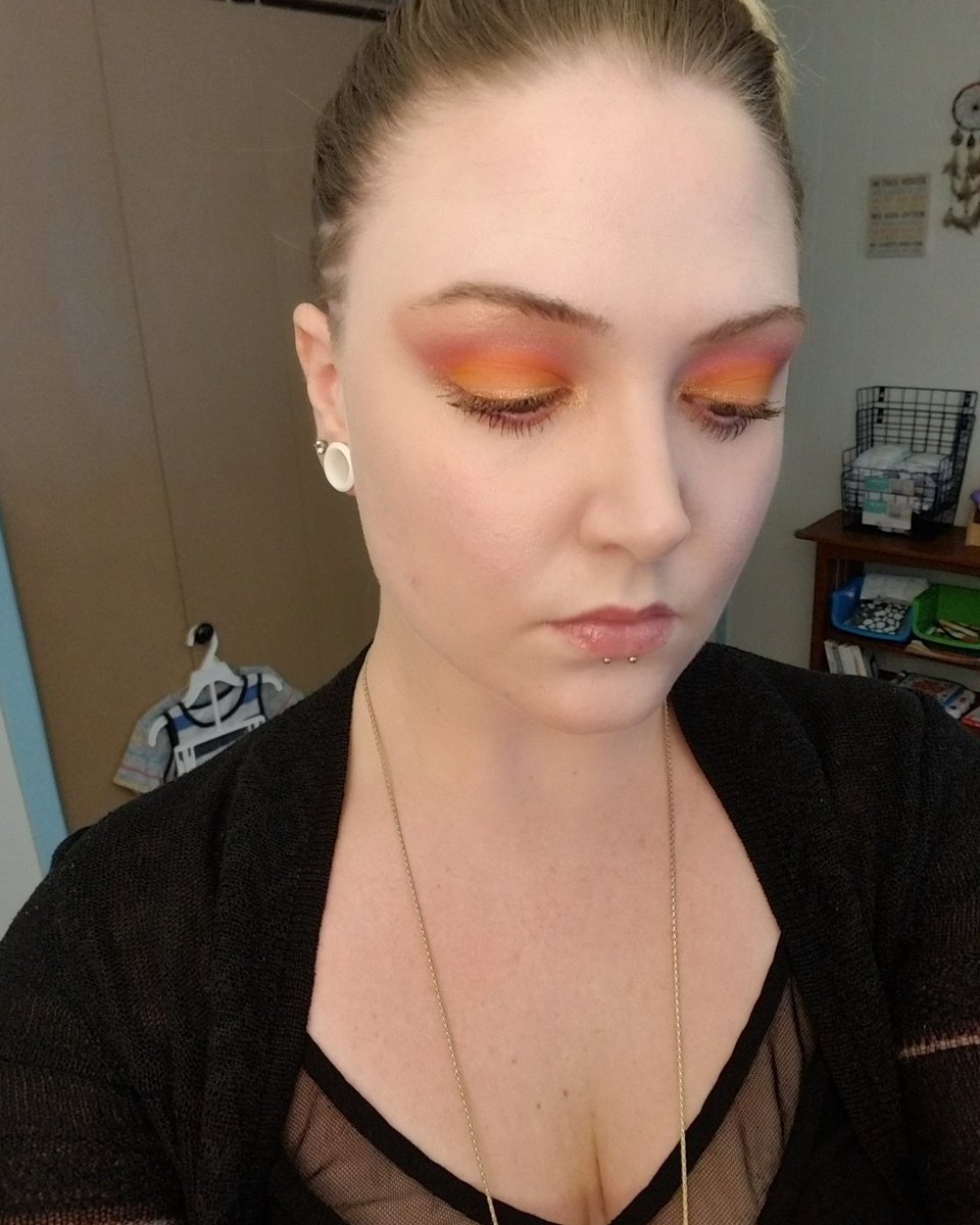 _Ivey_Lee_'s tweet photo. Hope you've had a happy & bright day!
#Graffitipalette #wikkedcosmetics #goeasy #sunnydays #graffiti #indiebrands #endie #feelinpink #sunset #wikkedbeauty https://t.co/tBsRT8dIby