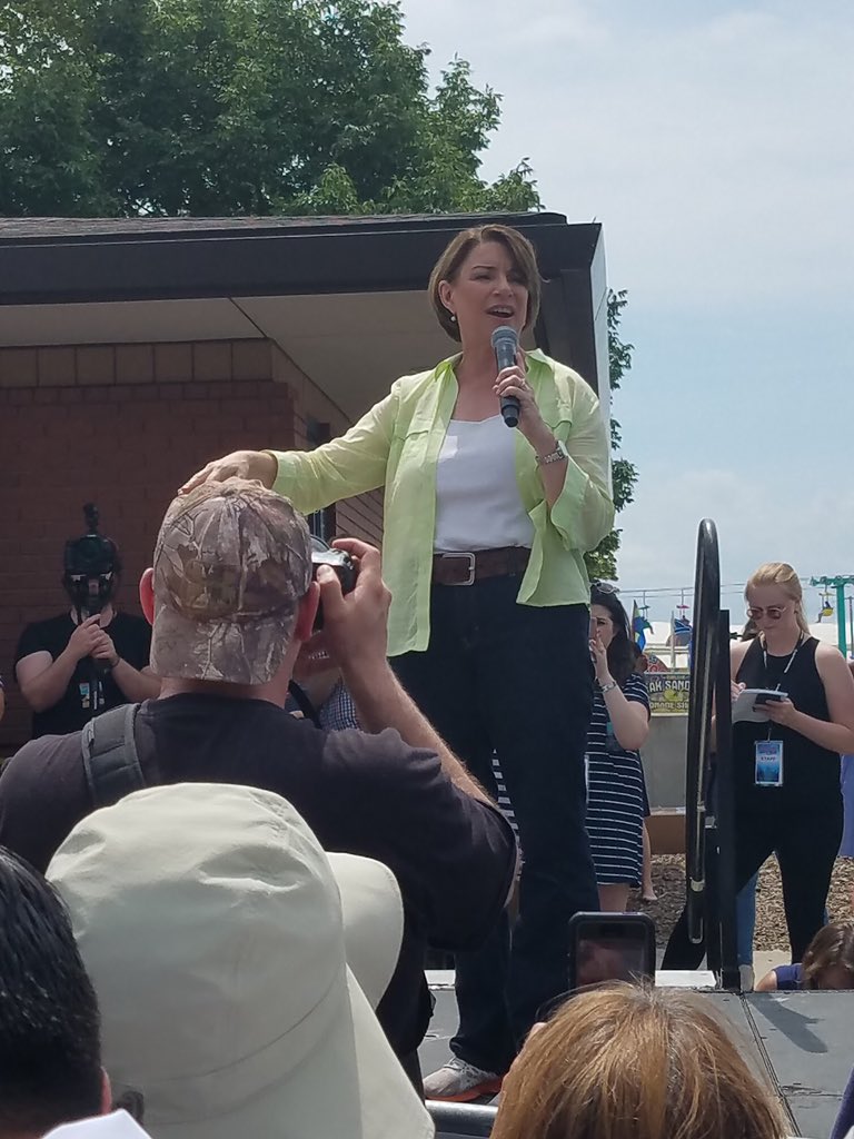 BiofuelsVision's tweet image. @amyklobuchar at @IowaStateFair: "We need strong farm policies...This means standing up to the big oil companies when it comes to climate change &amp;amp; it also means standing up to the big oil companies so you don't grant them a bunch of waivers from the (RFS) from behind closed doors