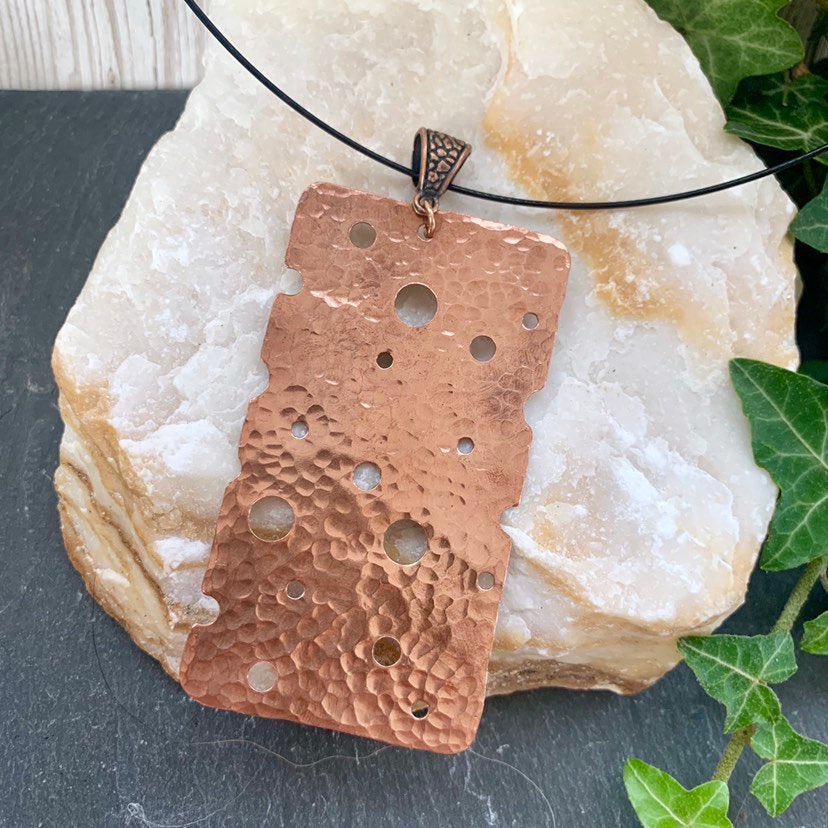 Just added this necklace to my Etsy store. Made using recycled copper pipe.  #etsy #jewellery #necklace #discnecklace #recycledcopper #coppernecklace #hammeredcopper #copperjewellery etsy.me/2MbkAhq etsy.me/2YZ0ZDc