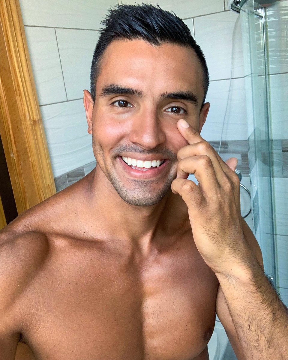 diegodowntown's tweet photo. Ready to face the day thanks to #LuminSkin — they offer curated skincare sets for all types of skin. Look at me — I’m glowing! Try it out with a 30 day free trial. Head over to my IG to sign-up! #YourBestLookEver #MadeForMen #NYC #DiegoDowntown #Ad https://t.co/KDVvO47eQI