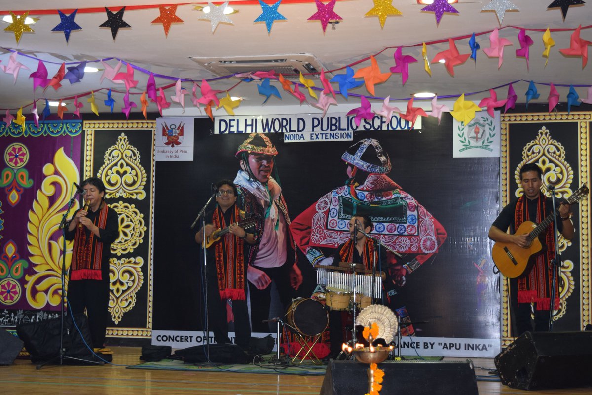 The Peruvian band from the Andes of Peru all set to mesmerize the audience with their melodious traditional performances.
Artists <a href="/APUINKA/">APU INKA</a> <a href="/Madridrummer/">Luis Madrid</a>
#FairGaze #PeruEmbassy #RepublicofPeru #culturalexchange #ApuInkaPeru #APUINKA #bandperformance #performers #day2