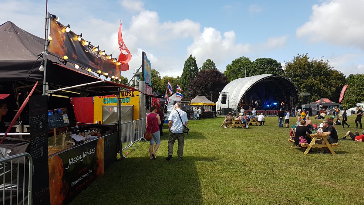 supercell_1996's tweet photo. Great day y'day @westdeangardens for their annual #chillifiesta which I have been visiting on/off with @brenpebbs for last 10 yrs. Always good fun with great food, music, beer and hot hot hot chili sauces to try. Here's the #armageddonchilli 1.4 million scoville units! ๐ญ๐ถ๐ฅ๐ https://t.co/mx7rX9Kld1