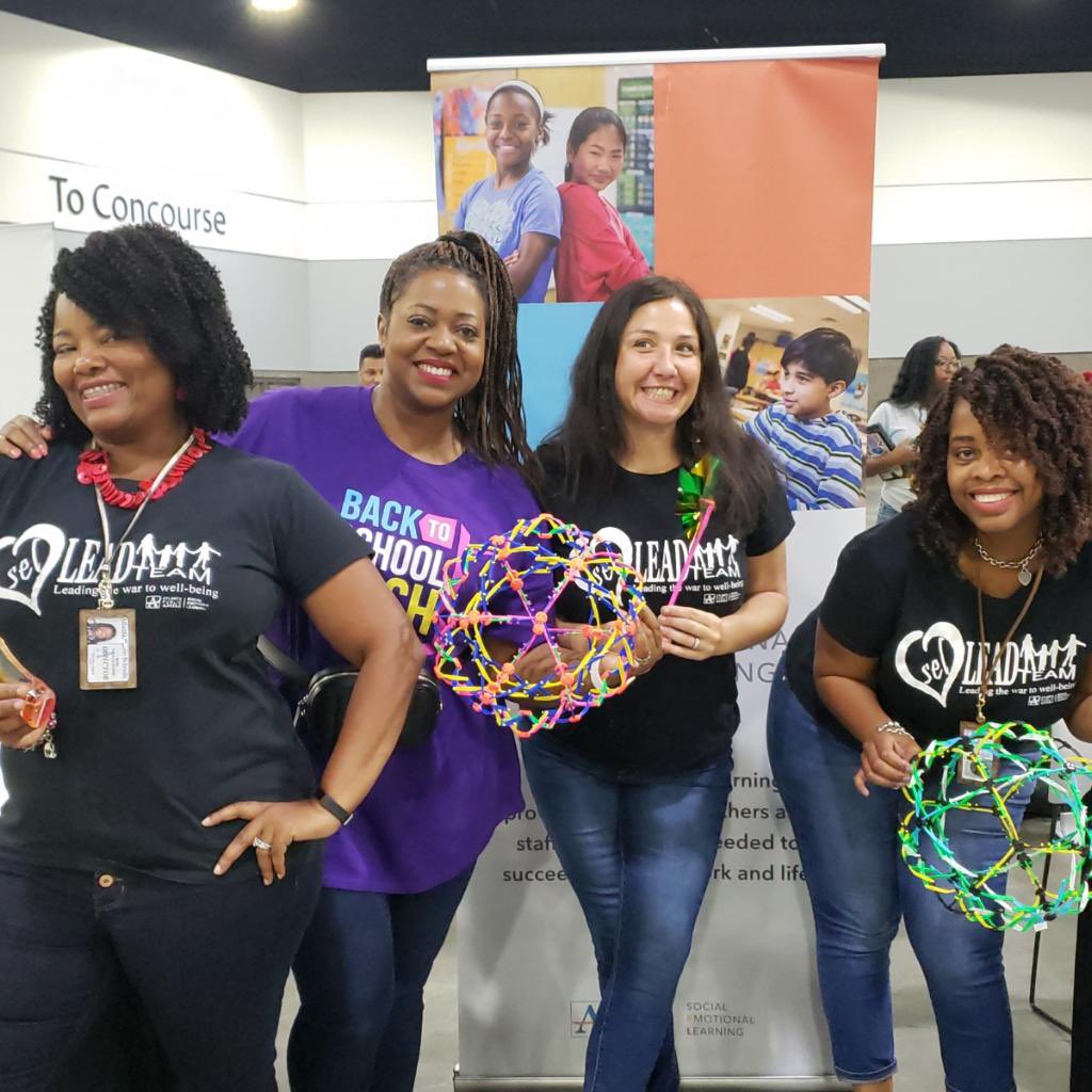 Drcooper74's tweet photo. Thank you @HandsOnAtlanta @AtlantaPublic for an amazing day giving back to our families! I had a blast! Meeting my mentor from afar @CarstarphenMJ was such a special treat! My heart is full!! #handsonatlanta #atlantapublic #volunteer #sel https://t.co/q5wqNNScIW