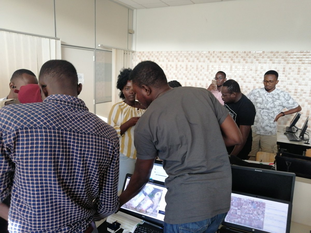 OSMGhana's tweet photo. We are having fun from #Accra #Ghana #OpenStreetMap15 #OpenStreetMap https://t.co/P4aWBi9jW6