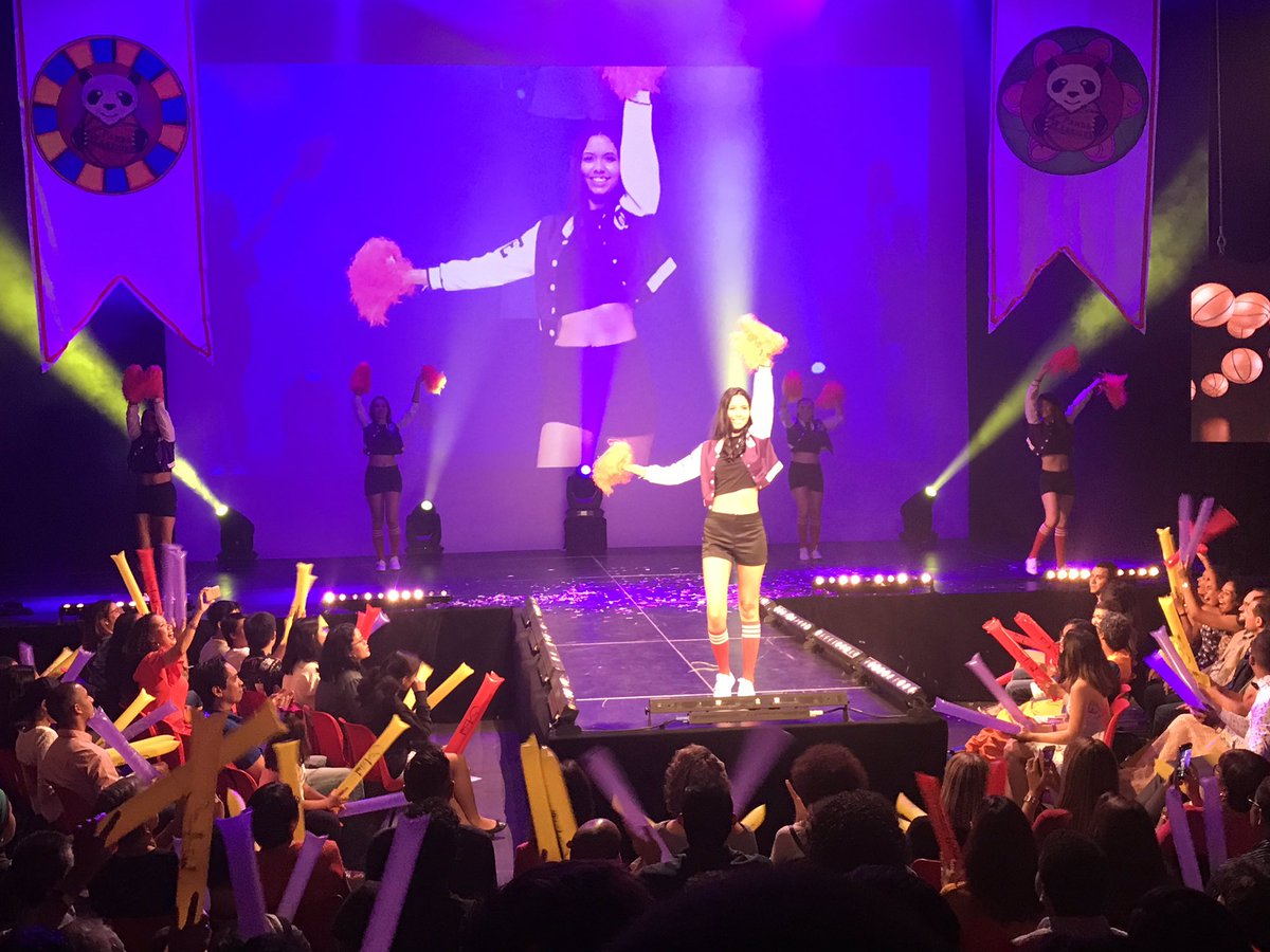 ValereLEE's tweet photo. Passage Numero 3 : les cheerleaders #aznreunion #missaznreunion #aznreunion2019 #974 #team974 #azianpower https://t.co/2ffJB2RHXZ