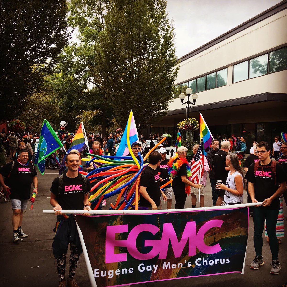 egmchorus's tweet photo. Yay! Eugene Pride March! Singing @ 1130 #espride https://t.co/PCizbuKeQp
