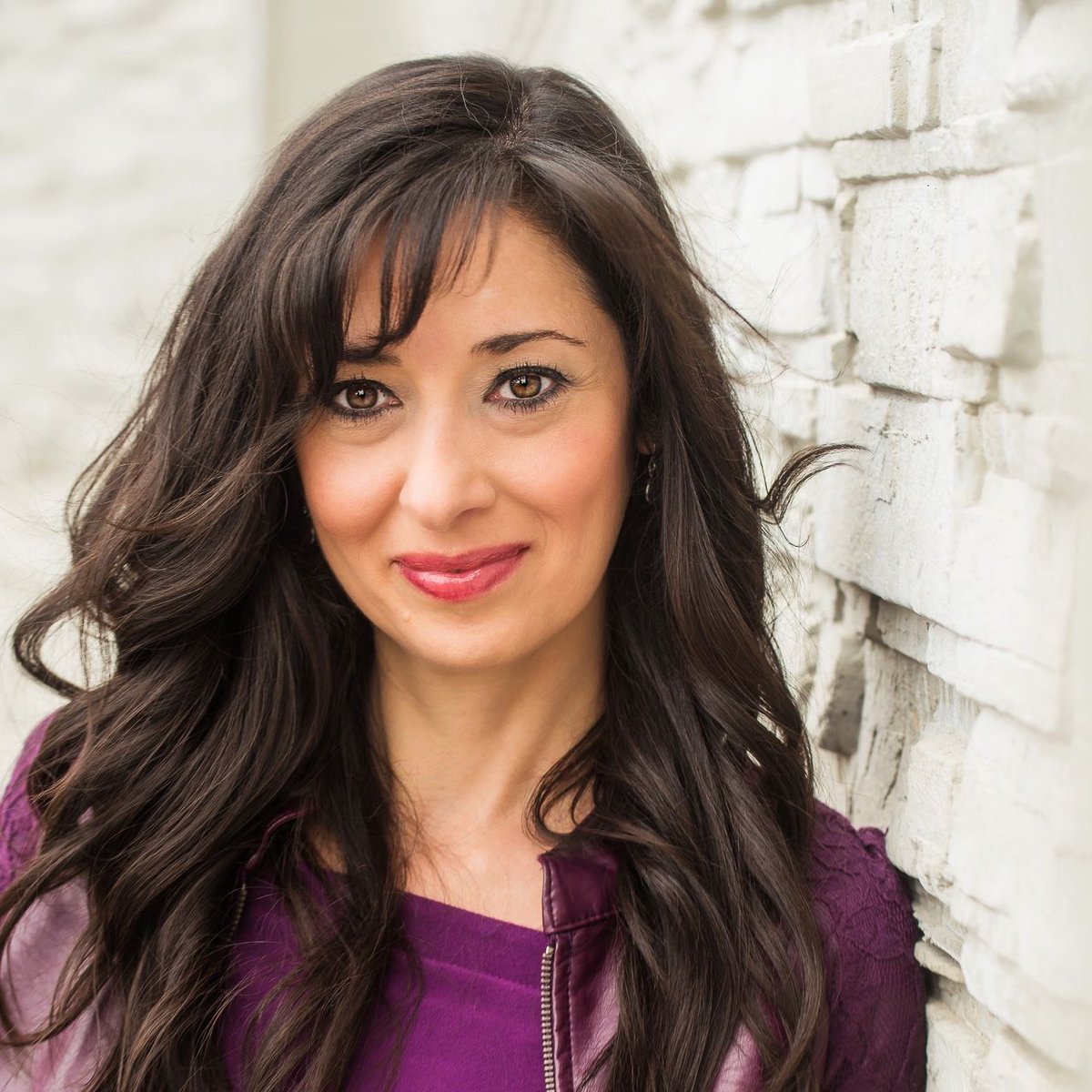 boldandvisible's tweet photo. On August 17, seven women take the stage to share their powerful personal stories and catalyze their mission in the world! Meet Storyteller Kirsten Garcia, who will perform "Life Beyond the Garage Door." Get your tickets now: https://t.co/vwg1Xw3xof #boldandvisiblemonologues https://t.co/oCvjoO4qBX