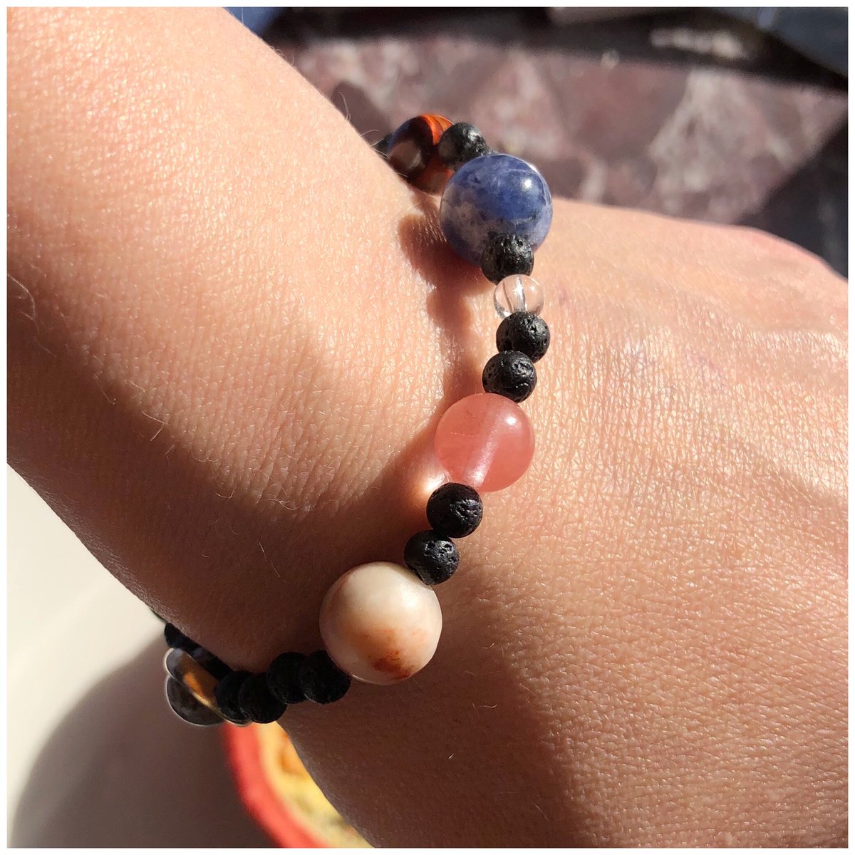EmmaPresenterVO's tweet photo. I LOVE this!! A โChina Specialโ (as in, free on Wish, just paid postage) & itโs fabulous. Itโs the solar system. ๐ Venus, Earth, Mars, Jupiter, Saturn (in the pic) The rest, & the sun, are round the other side. ๐๐ซ๐ #solarsystembracelet #planets https://t.co/4CXHqeMj3W