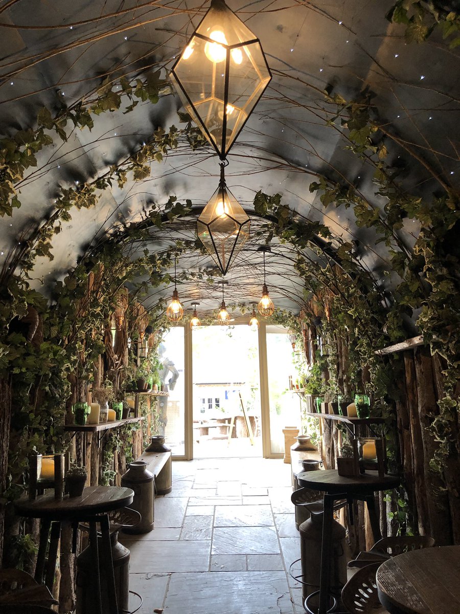 LisaJaneAllison's tweet photo. The Balloon Bar @EngineYardBC is such a stunning place. The bar is just incredible. Great Gin too. ❤️❤️ #EngineYard #BalloonBar @BelvoirCastle https://t.co/FnsvESAGqO