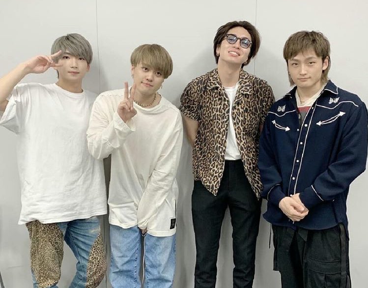 keikox4's tweet photo. 優也くんを応援してきて
出会えたメンバー5人。
出逢えて本当に良かった😢
沢山沢山の楽しすぎる時間を過ごさせて
もらった。
生涯きっと忘れることない濃い思い出。
本当ありがとう。
X4最高だった。大好き。

これからも皆んなが笑顔で過ごして
いけますように。 https://t.co/GdZmzLXqJ3