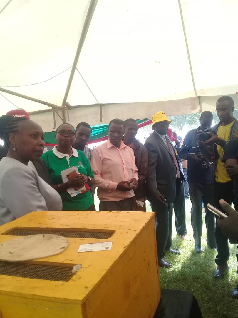 moxecutive's tweet photo. Agribusiness Expo's like this one can reach about 5,000 farmers but it for us #Agrijournalist to expand the reach to about 1,000,000 farmers years to come.
#icedtv #CoELIBmedia https://t.co/TC0XUNqGAA