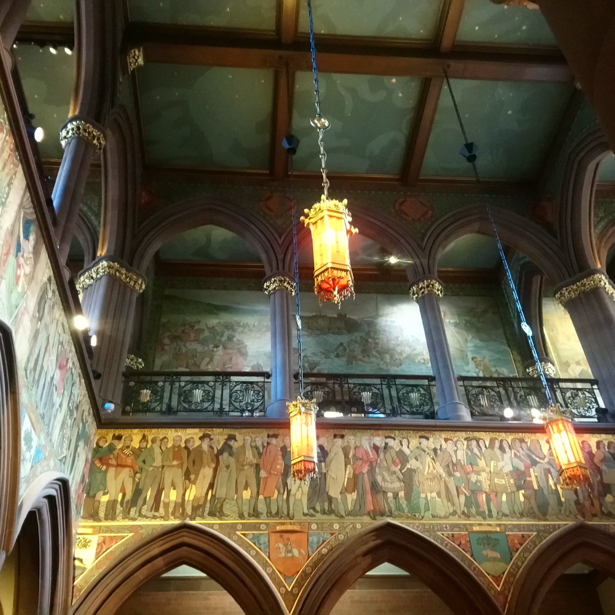 robb_anna's tweet photo. This hall has mesmerised me since I was a child and it never fails to impress today! 
@natgalleriessco #nationalportraitgallery #Edinburgh @edartfest #artmemory https://t.co/COhMHnQqe2