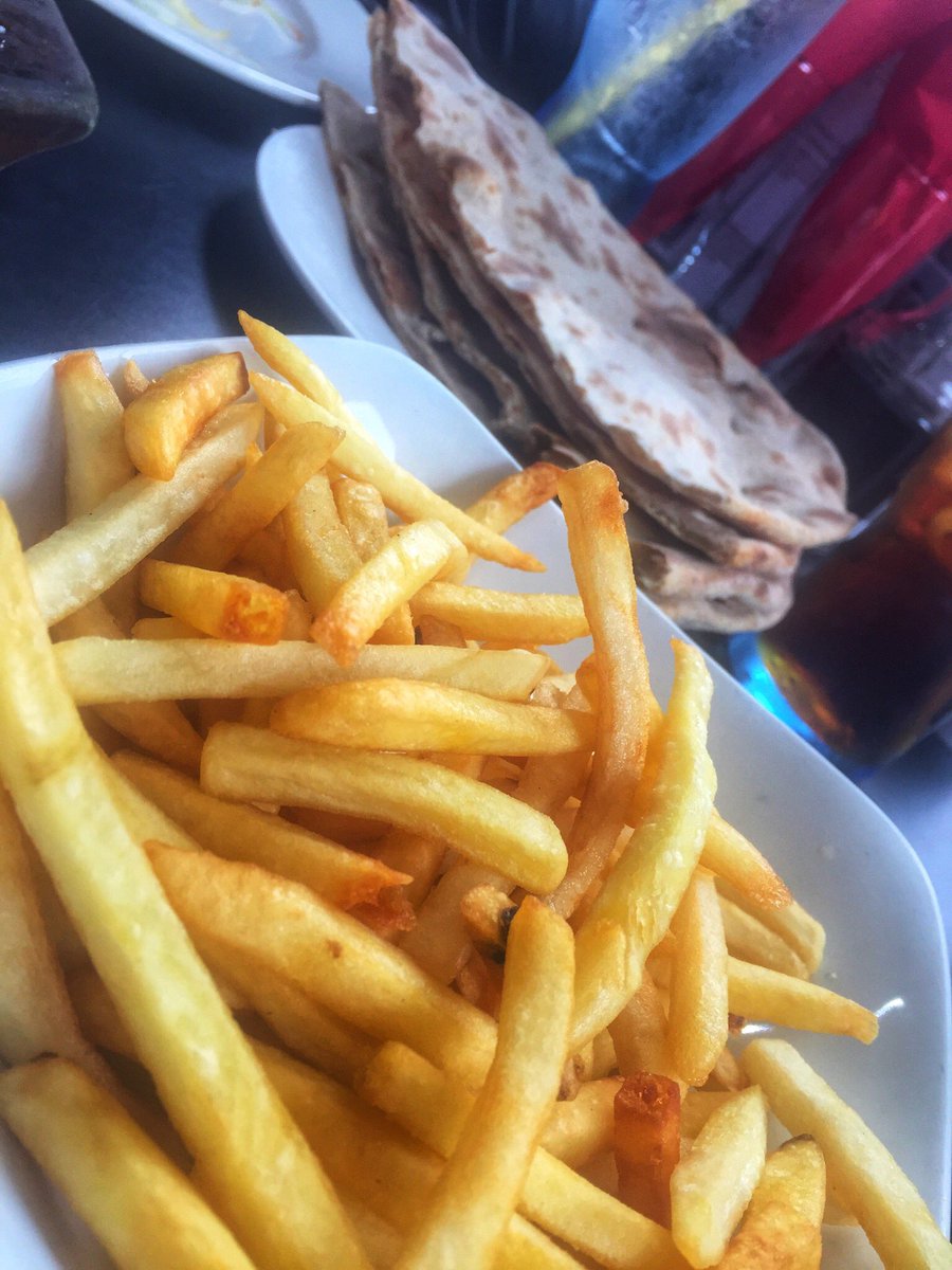 #Rusholme might not have as many curry houses as it used to 

But I feel like I’ve been going to Lal Qila for 19-20 years (or at least the same building it’s in)

It’s still my fave on the #currymile #manchester