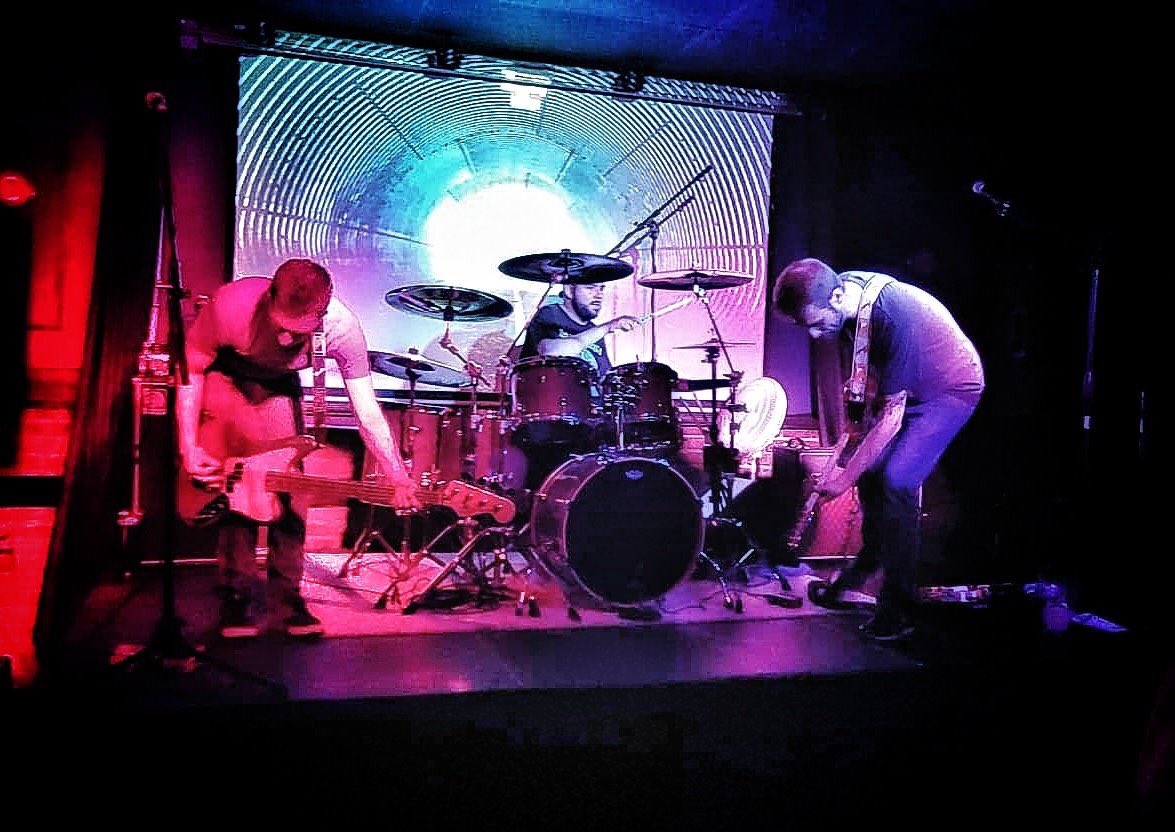 JohnOxley777's tweet photo. Discover this brilliant ( New Song & Video ) “Alone”
By the magnificent #DancingOnFire @whatDOFhuck )
Three - Piece Rock Band!
From the fantastic new album “Holding Back from Living Is Slowly Dying”
Dancing On Fire "Alone"
https://t.co/KU7v1tEzNB via @YouTube https://t.co/SKVV7btMru