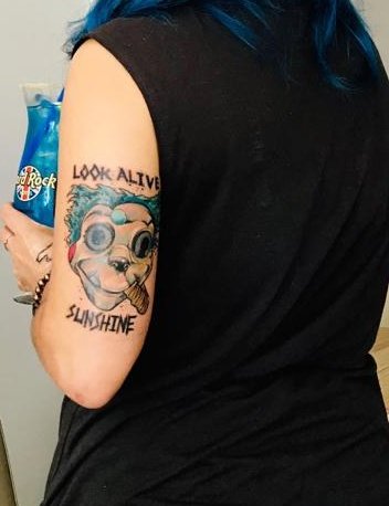 Lapseintime_'s tweet photo. Finally got my baby done after seven years wanting it, my #mousekat done by the wonderful victor caballero @GWayEastCoastST @LolaPlusG @MCRofficial LOOK ALIVE SUNSHINE https://t.co/3tFuznCRWc