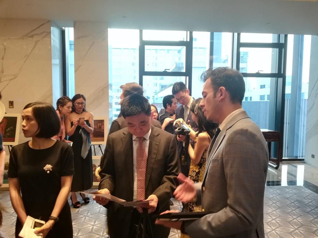 #OCECantón promocionó productos premium del 🇪🇨 en el evento conmemorativo a los #210AñosDeLibertad organizado por <a href="/cecucanton/">Consulado EC Cantón</a>.Café, Chocolate, Rosas, Accesorios de Tagua, Sombreros de Paja Toquilla;fueron presentados a empresarios, cuerpo consular y medios de prensa de #China 🇨🇳
