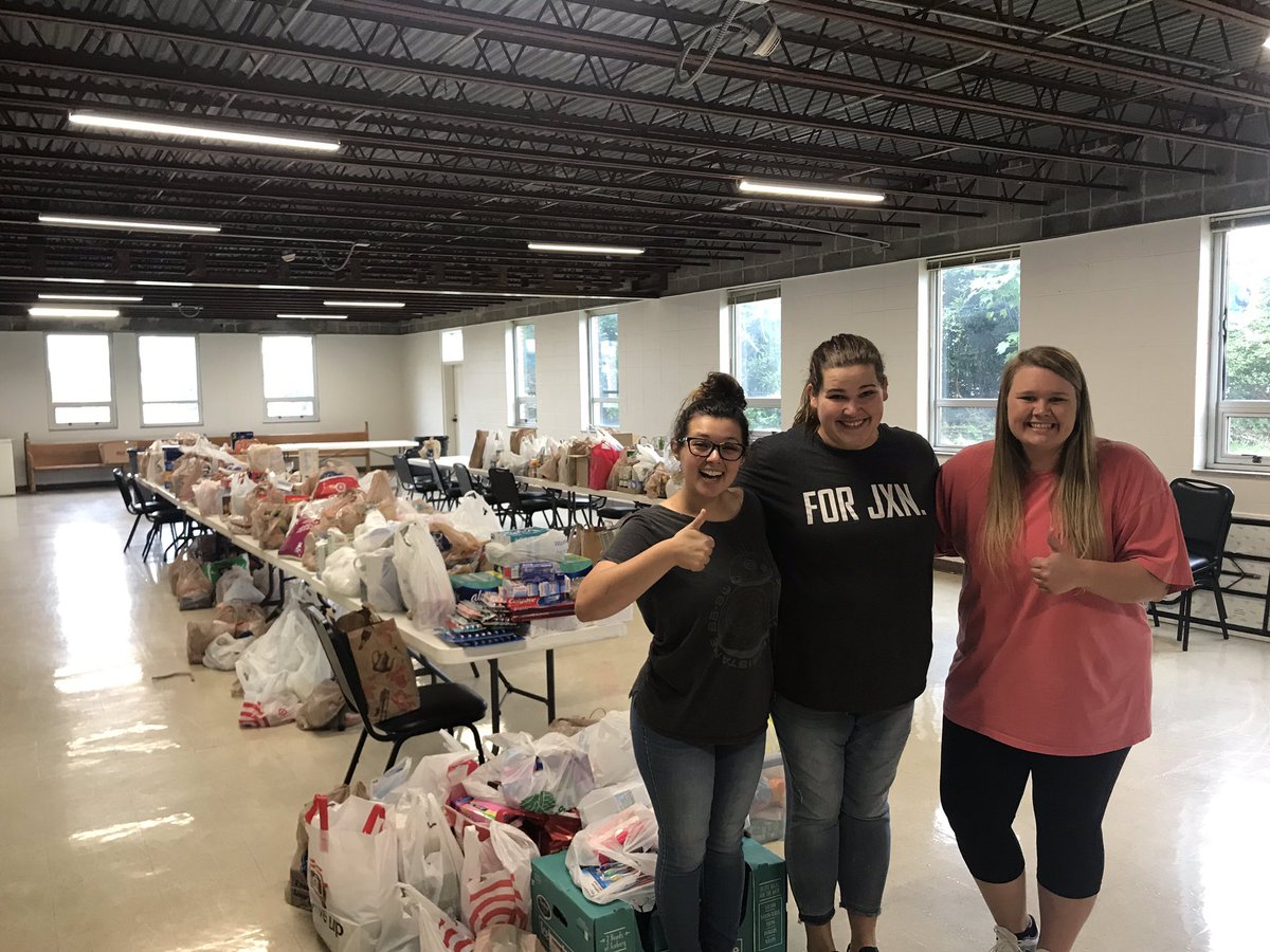 LauraMcAlpin's tweet photo. Love my @fondrenchurch family! Mississippians may not agree on how to handle undocumented immigrants but they ABSOLUTELY agree on loving our neighbors and the families affected by the ICE raids are definitely our neighbors. “Faith Expressing itself through love” in action! https://t.co/zkbuOalAId