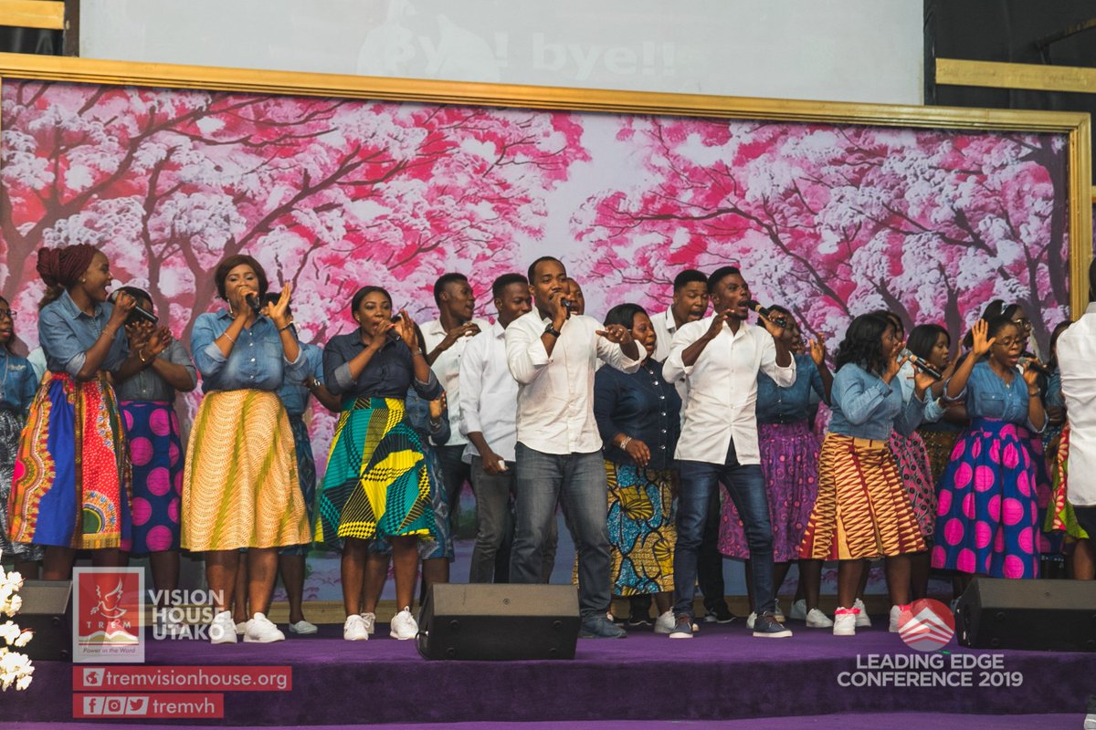 tremvh's tweet photo. Ministration by the Zamar crew, the Zamar crew is the choir of the church. Looking all colorful this evening and seeing them we remember Jesus saying the birds of the air worry not and are clothed by God. These ones are clothed by God. its still the #LEConference2019 https://t.co/8VJT5JQ7fW