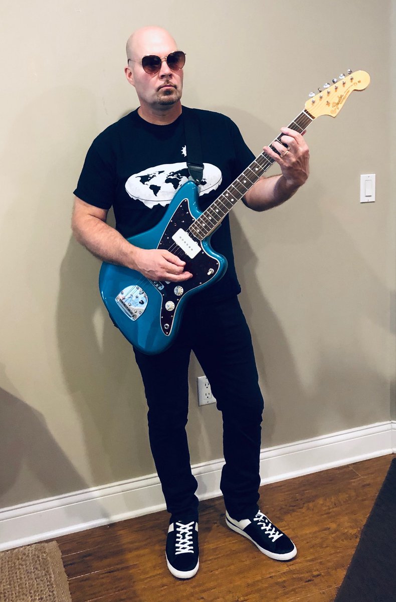 VincentModern's tweet photo. #thisguitar #iswhatshappening #fender #jazzmaster #oceanturquoise #6thdaymade #markmaggard https://t.co/qHXjmGXX7C