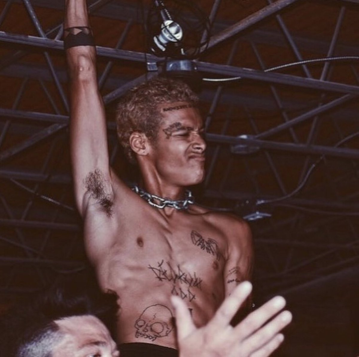 valleygawd's tweet photo. Wow, idek what to say bro. You were such a kind soul, we were just planning an e.p. Together. I wish I could have got to do more with you bro π’ #LLODD rest easy ππ» https://t.co/J8Pryvj1V8
